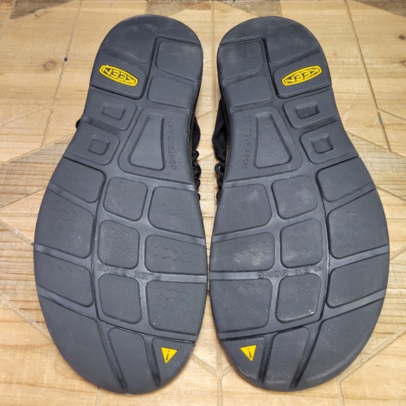 Keen UNEEK Sandal Men's Size 8.5 Black Water River Hiking Magnet Outdoor Sandals - Picture 8 of 13